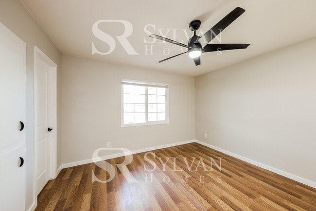 Building Photo - This lovely home is ready for your personal touch!