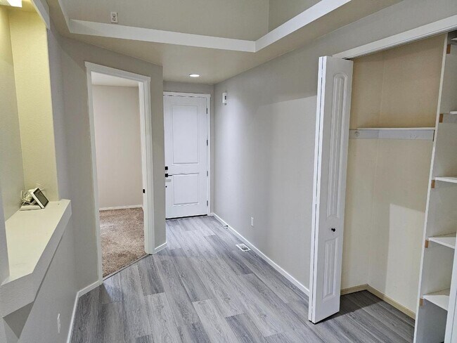 Building Photo - Spacious Tacoma Home with Gas Fireplace, 3-Car Garage & Covered Patio!