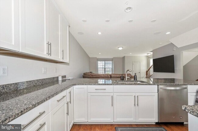 Building Photo - 7780 Dagny Wy