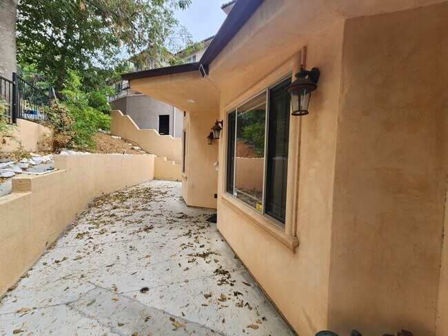 Building Photo - 11131 Sunshine Ter