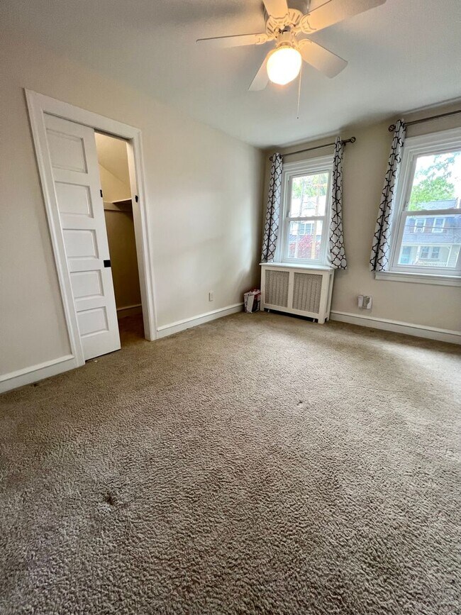 Building Photo - Gorgeous 3-Bedroom Home in Narberth! Avail...