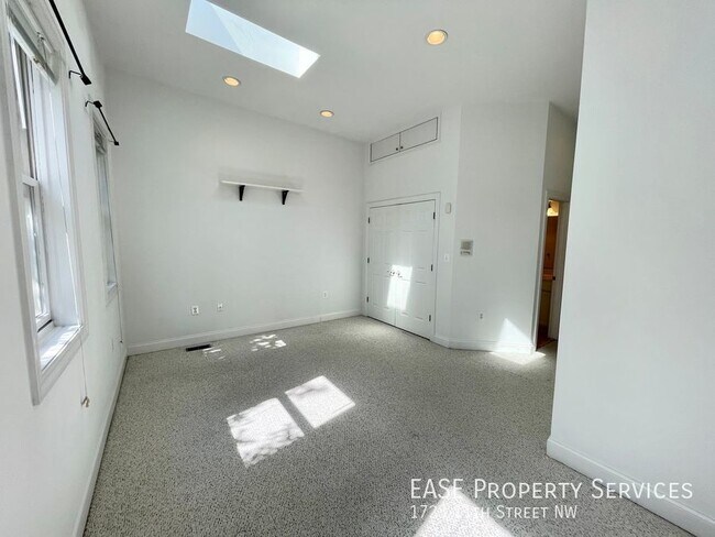 Building Photo - 1723 11th St NW