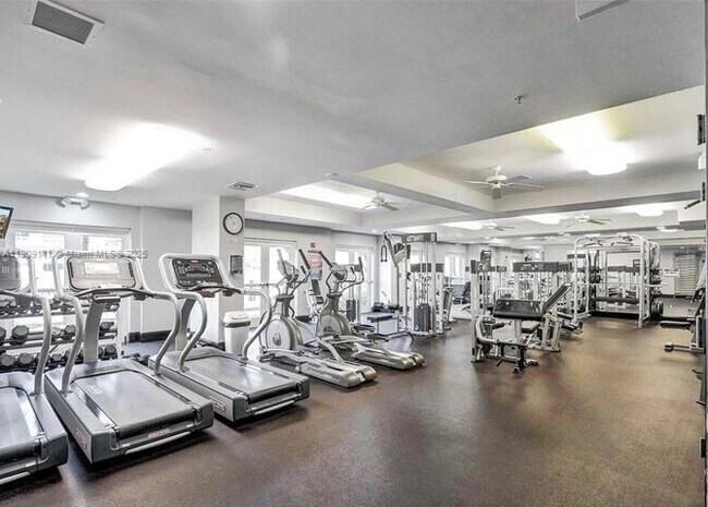 Building Photo - 3001 NE 185th St