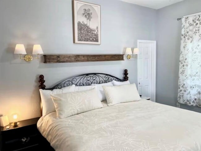 Building Photo - 2510 W Main St