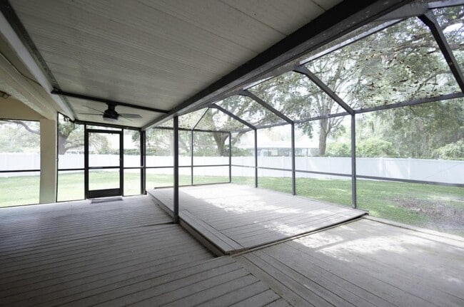 Building Photo - 16104 Stowe Ct