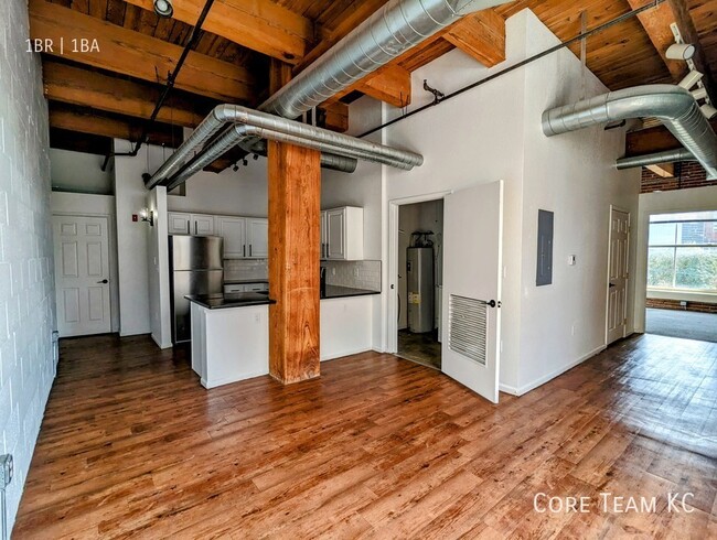 Primary Photo - 1 Bedroom in River Market with Downtown Vi...