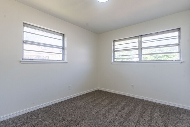 Building Photo - 4 Bedroom Rent to Own Home Available!