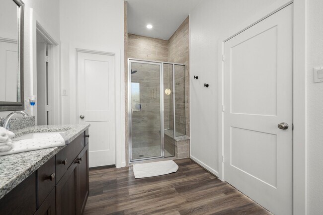 Building Photo - 9871 Twin Shores Dr