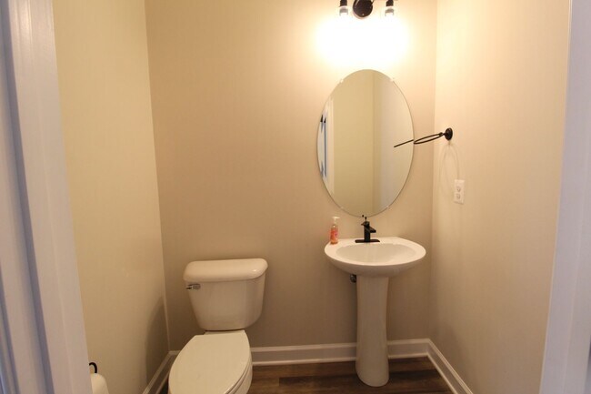 Building Photo - New construction 4 bed 3.5 bath townhome!