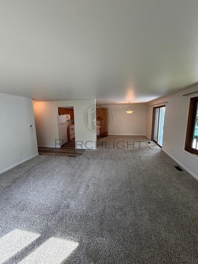 Building Photo - 107 Fairside Dr