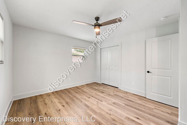 Building Photo - 4 br, 2.5 bath House - 9149 Homewood Dr.