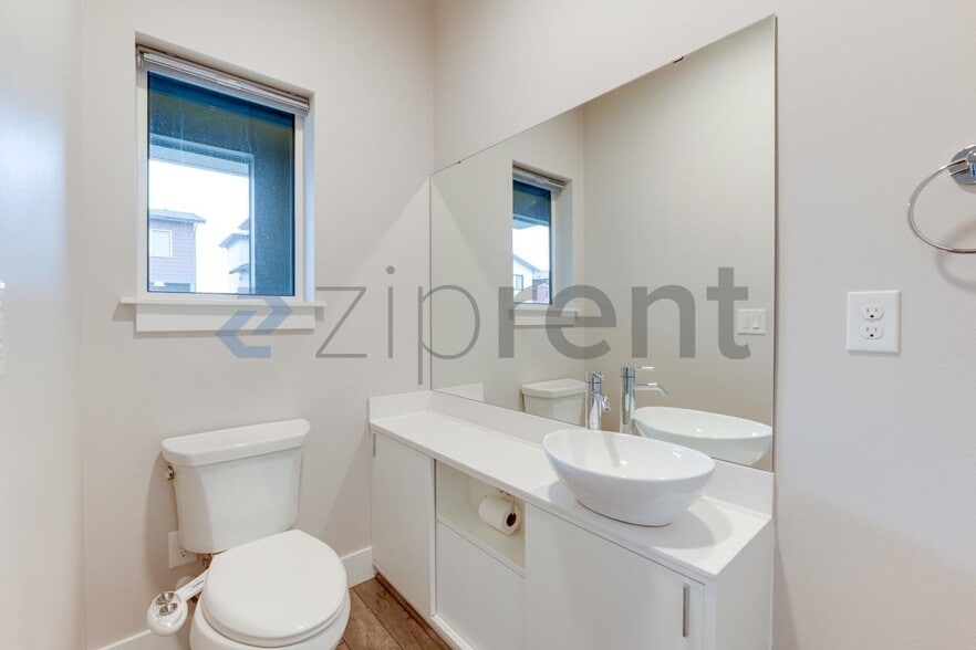 Building Photo - 12220 SE 251st Pl