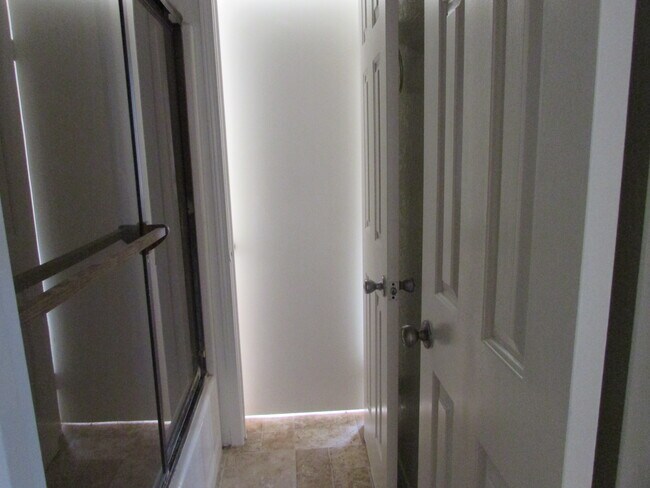 Building Photo - 5271 Bishop St