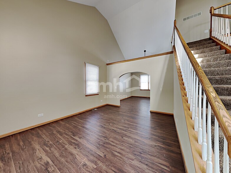 Building Photo - 25021 Vermette Rd