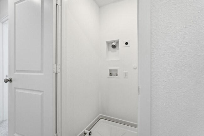 Building Photo - 724 Wagtail Dr