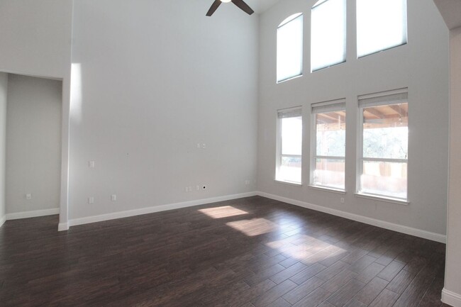 Building Photo - 14712 Iveans Way