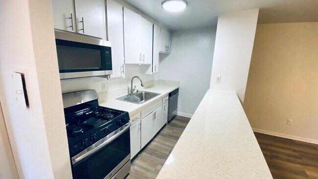 Interior Photo - 6736 Cleon Ave