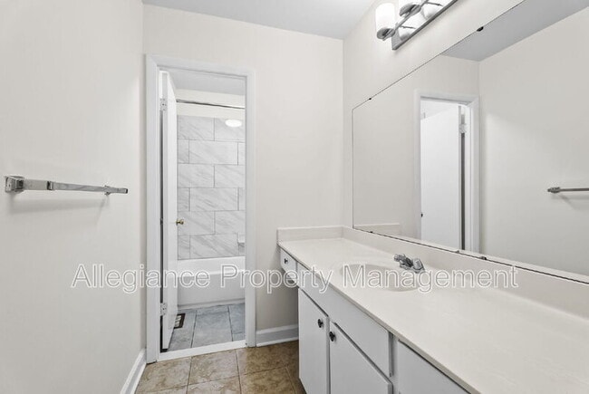 Building Photo - 2108 Monaghan Dr