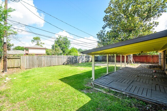 Building Photo - 7222 Pella Dr