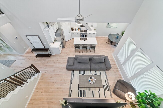 Building Photo - 10332 Rainbow Cove Ln