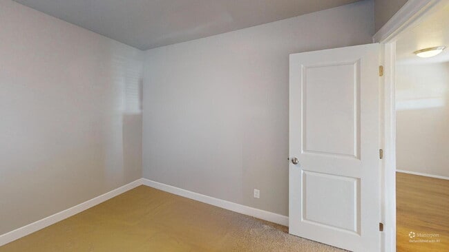 Building Photo - Be the first one to RENT this home! 3 bedrooms, 2 bathrooms, SINGLE LEVEL home with beautiful Lan...