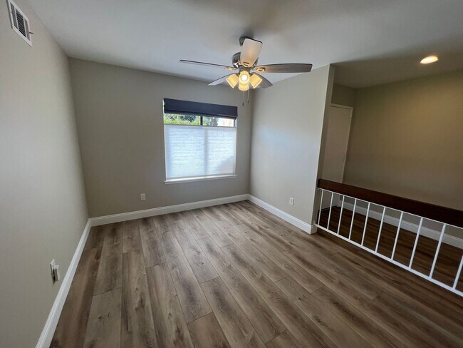 Building Photo - Beautiful Bel-Air floor plan on the Golf C...