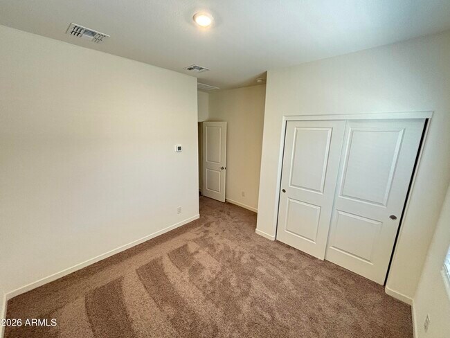 Building Photo - 675 N Crowned Dove Trail