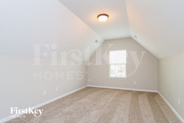 Building Photo - 105 Tannin Way