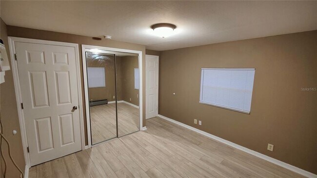 Building Photo - 1215 Skyview Blvd