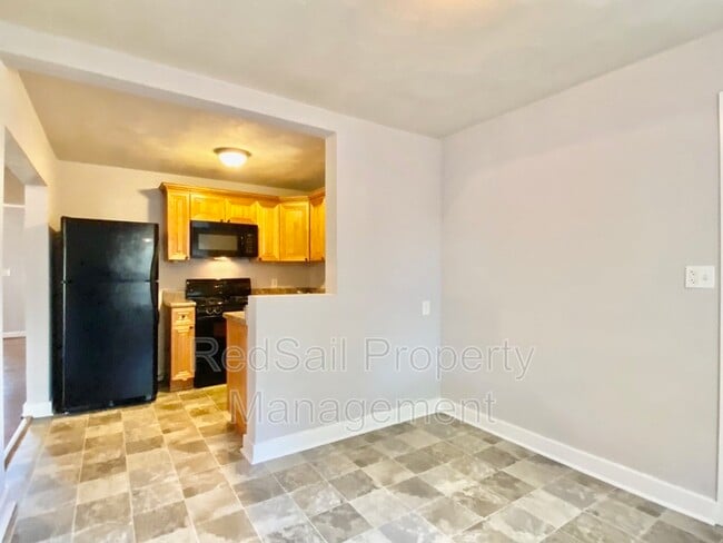 Building Photo - 3524 Bapaume Ave