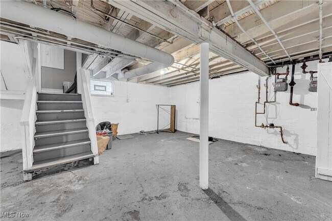 Building Photo - 1616 Eddington Rd