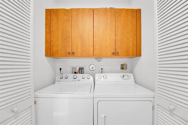 Building Photo - 3055 NW 126th Ave