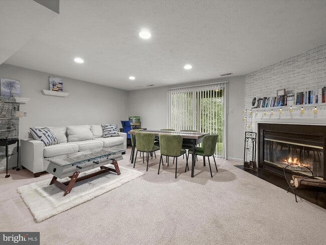 Building Photo - 7729 Patuxent Oak Ct