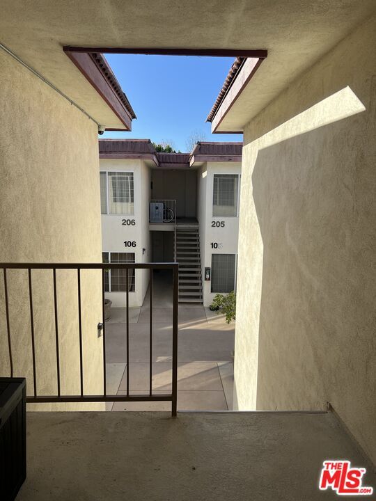 Building Photo - 18640 Collins St