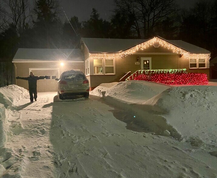 Building Photo - 1825 W Fair Ave