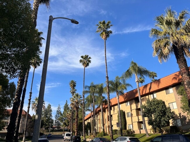 Building Photo - Canyon Crest 3bd/2.5ba Townhouse