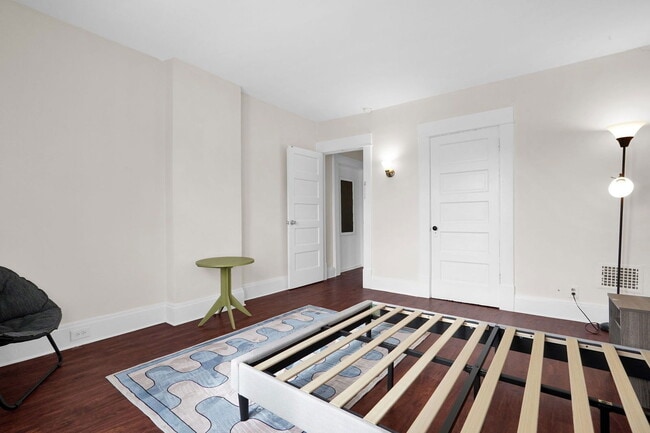 Building Photo - 180 E Patterson Ave