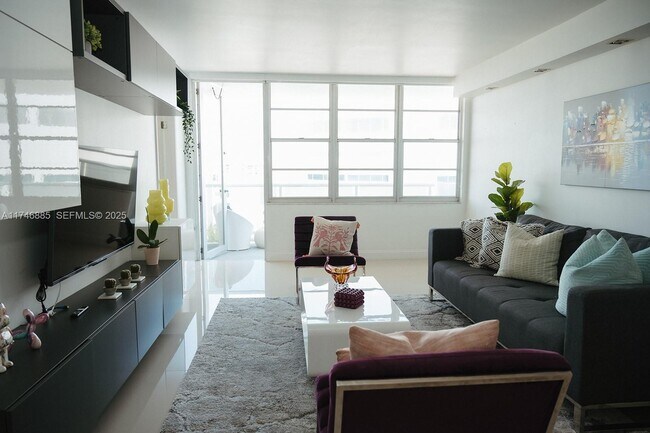 Building Photo - 3725 S Ocean Dr