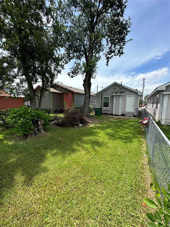 Building Photo - 6723 Avenue Q