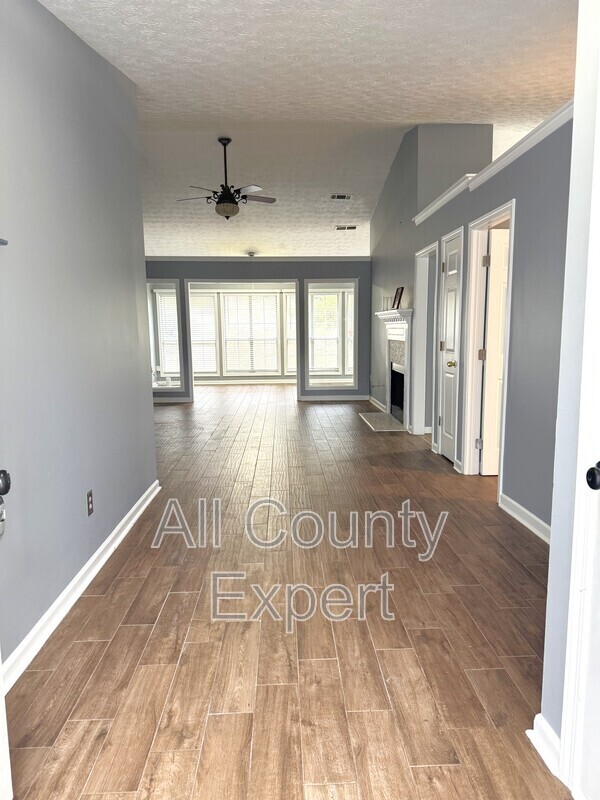 Building Photo - 915 Prestonwood Dr