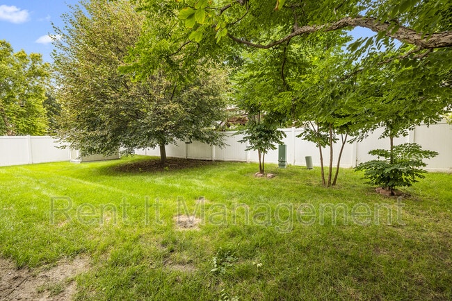 Building Photo - 5820 S 157th St
