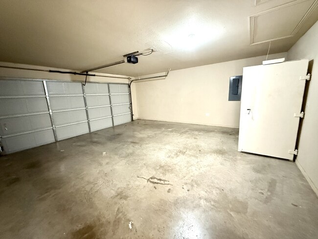 Building Photo - 4707 Mill Creek Dr