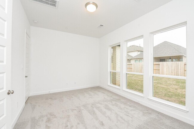 Building Photo - 611 Sand Branch Dr