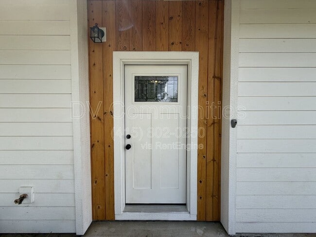 Building Photo - 1246 Hughes St