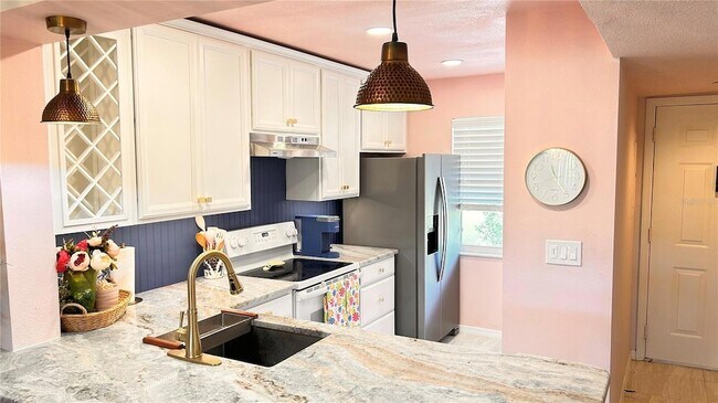 Building Photo - 433 Cerromar Ln
