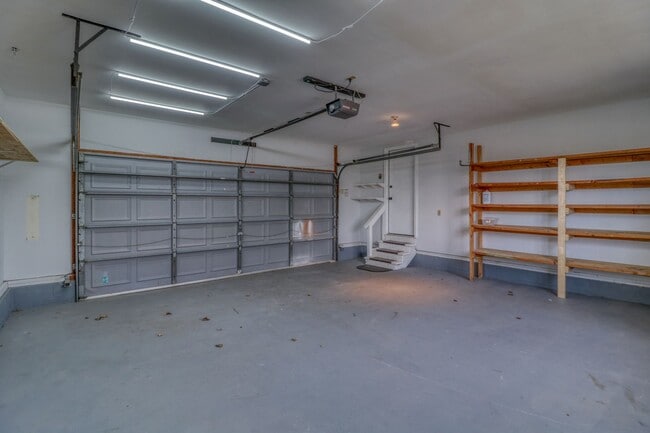 Building Photo - THIS IS THE ONE YOU HAVE BEEN WAITING FOR!...