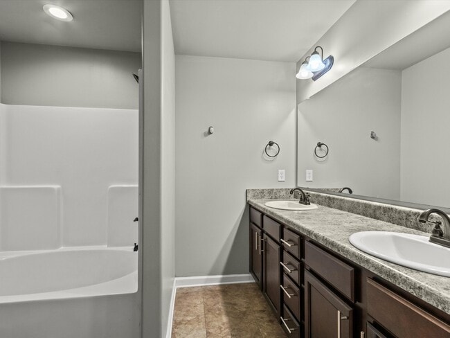 Building Photo - 148 Walkers Hill Rd