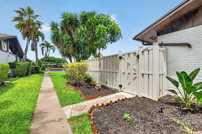 Building Photo - 9903 Boca Gardens Trail