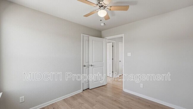 Building Photo - 7210 John Palmer Dr