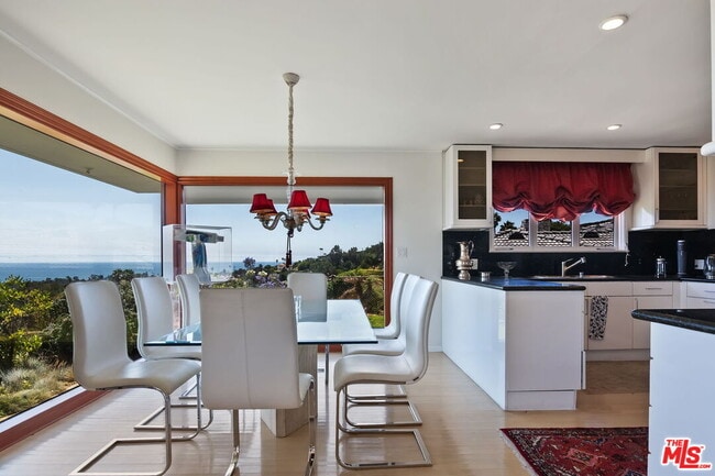 Building Photo - 1166 Las Pulgas Pl